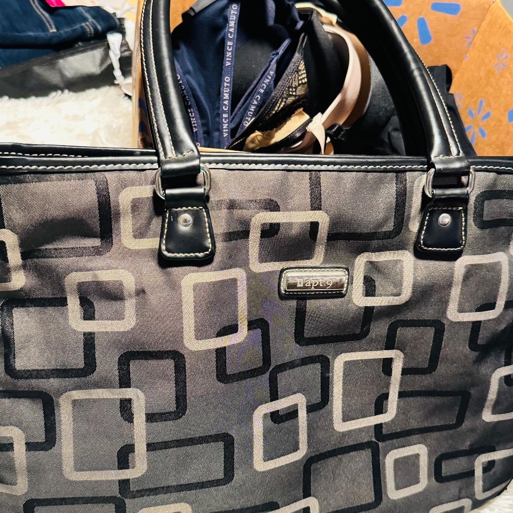 Apt 9  travel bag